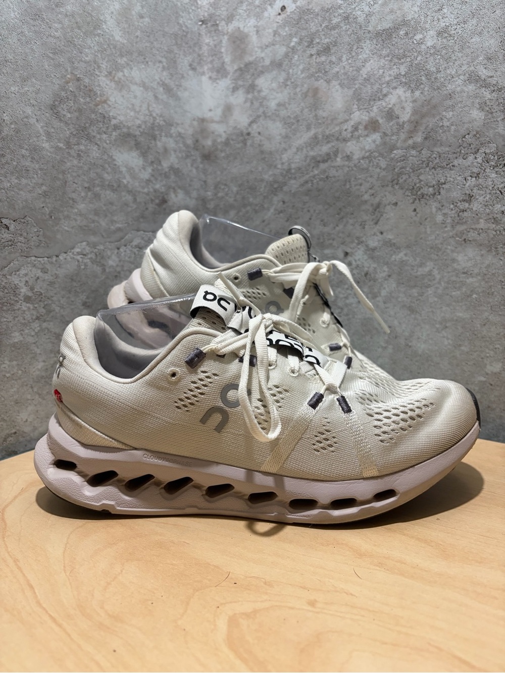 On Cloudsurfer road-running shoe size women’s 8